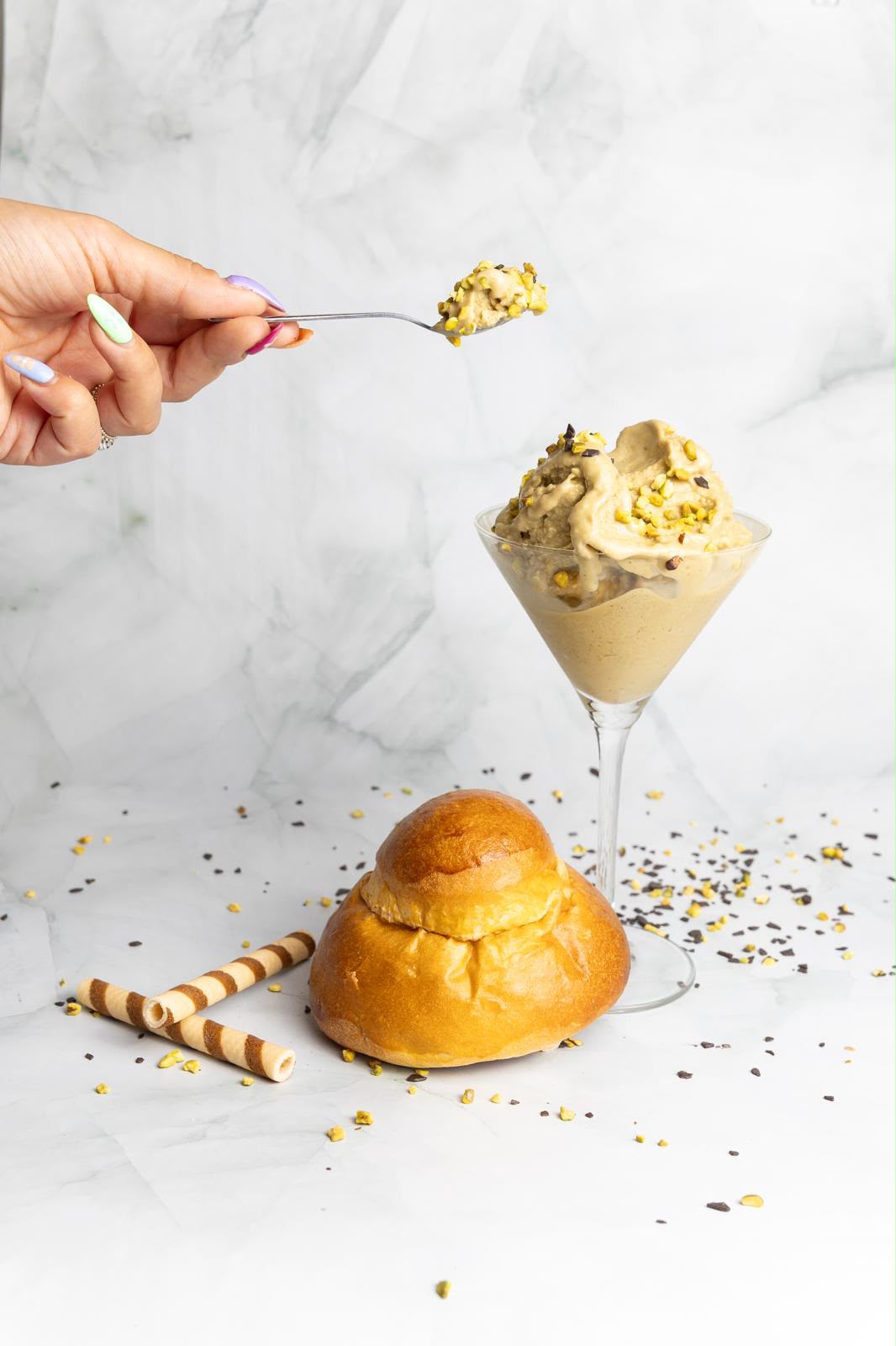 Gelato al pistacchio con brioche col tuppo – La Siciliana